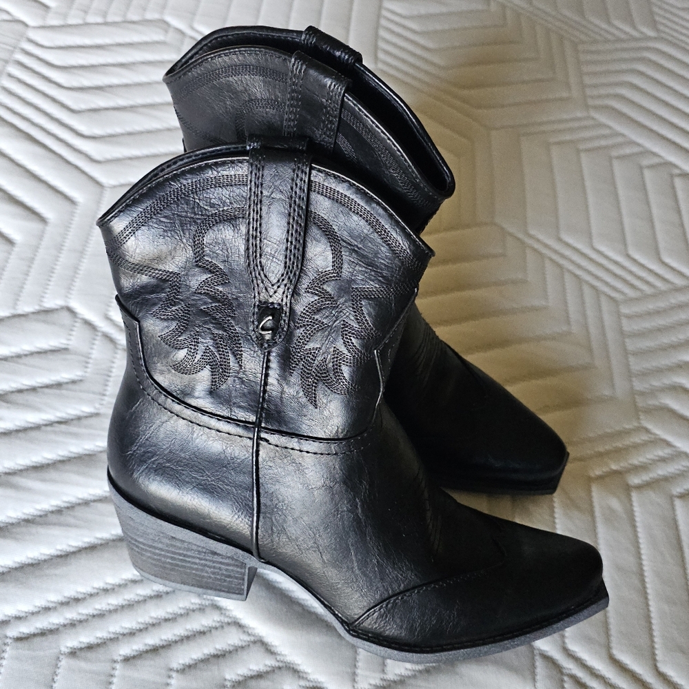 Black Leather Western Boots